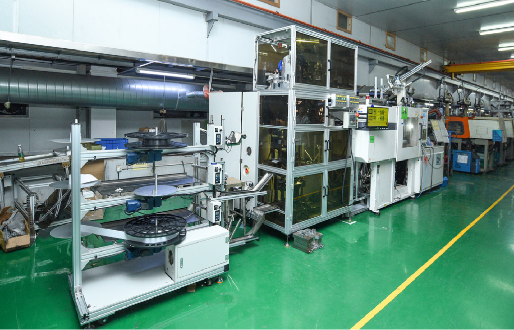 注塑生產(chǎn)設(shè)備 (2)